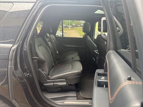 Used 2022 Ford Expedition Max Platinum image 11