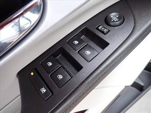 Used 2016 Chevrolet Equinox LS AWD/4WD image 12