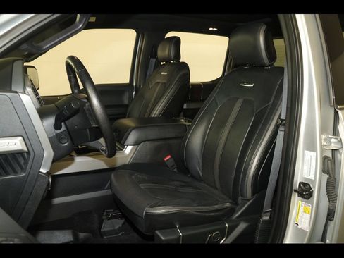 Used 2016 Ford F150 Platinum w/ Equipment Group 701A Luxury AWD/4WD image 3