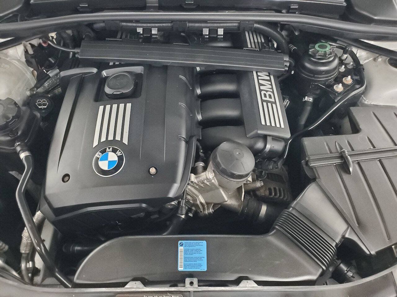 Used 2009 BMW 328i Sedan RWD image 4