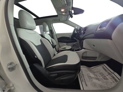 Used 2019 Jeep Compass Latitude w/ Popular Equipment Group image 15