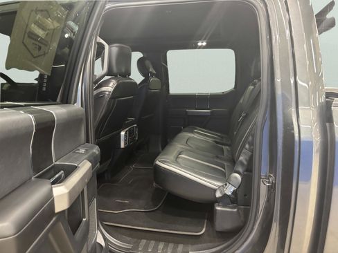 Used 2018 Ford F150 Platinum w/ Equipment Group 701A Luxury image 13