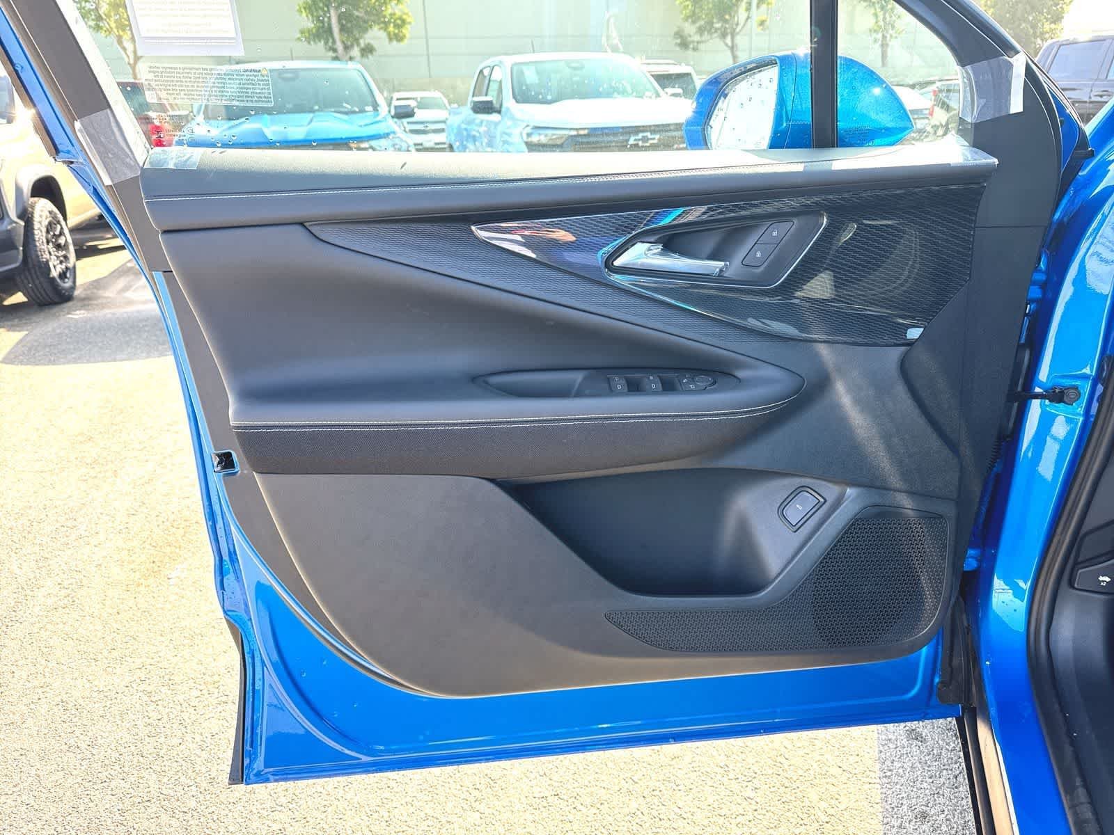 Used 2025 Chevrolet Blazer EV LT AWD/4WD image 20