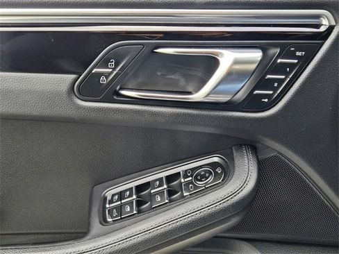 Used 2022 Porsche Macan S image 29