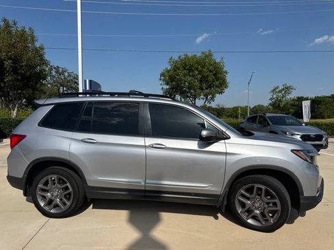 Used 2023 Honda Passport EX-L image 2