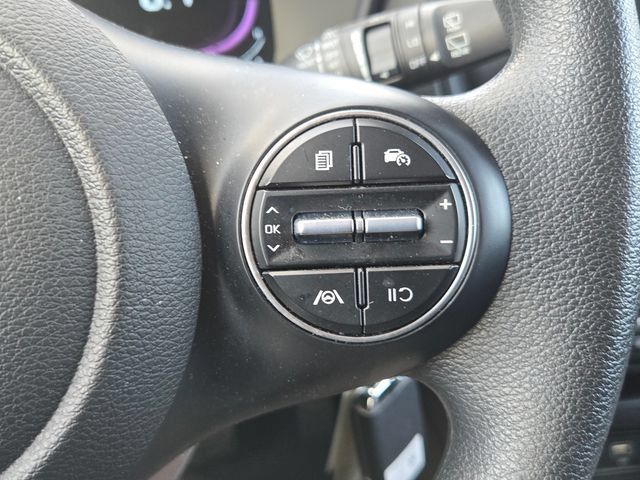 Used 2025 Kia Soul LX w/ LX Technology Package FWD image 19