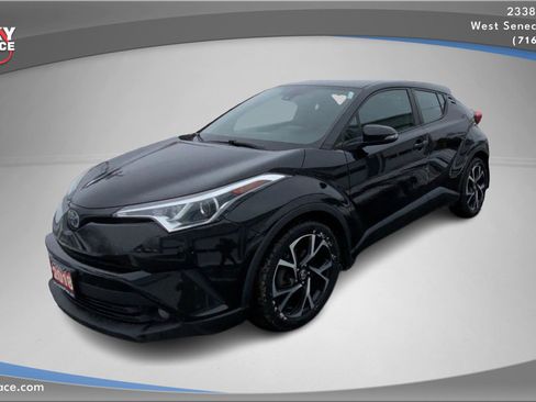 Used 2018 Toyota C-HR XLE image 1