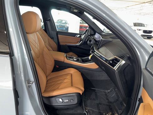 New 2026 BMW X5 xDrive50e w/ Executive Package image 9