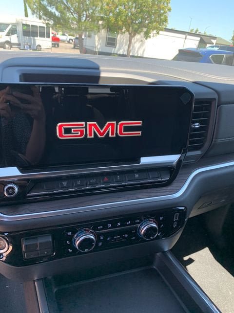New 2026 GMC Sierra 2500 SLT w/ SLT Convenience Package AWD/4WD image 21