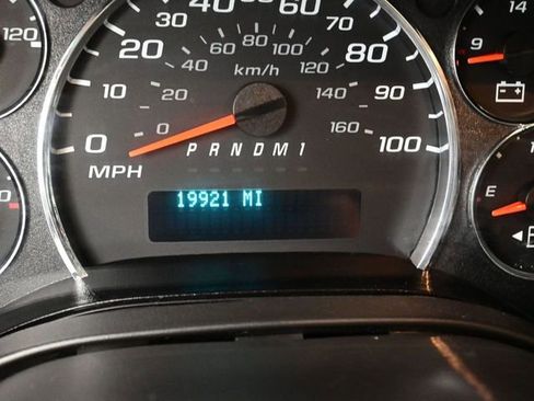 Used 2023 GMC Savana 2500 w/ Driver Convenience Package image 15