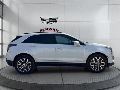 Certified 2023 Cadillac XT5 Sportv w/ Technology Package AWD/4WD image 3
