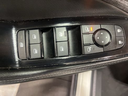 Used 2023 Nissan Rogue SV AWD/4WD image 30