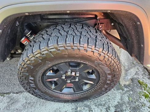 Used 2023 Jeep Gladiator Mojave image 6