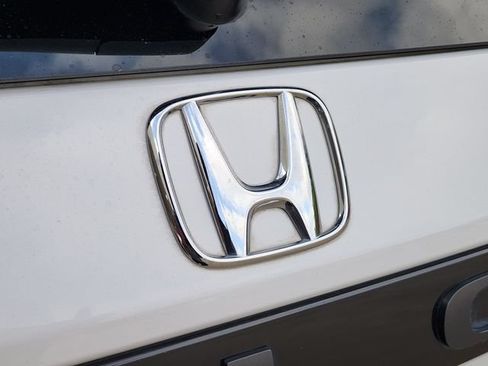 Used 2025 Honda Pilot EX-L image 9