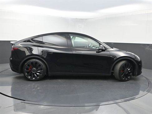 Used 2022 Tesla Model Y Performance image 40