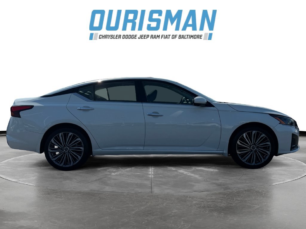 Used 2024 Nissan Altima 2.5 SL AWD/4WD image 7