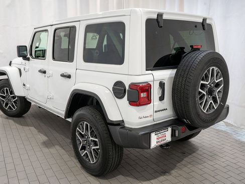 Used 2025 Jeep Wrangler Sahara image 4