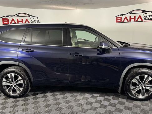 Used 2020 Toyota Highlander XLE AWD/4WD image 8