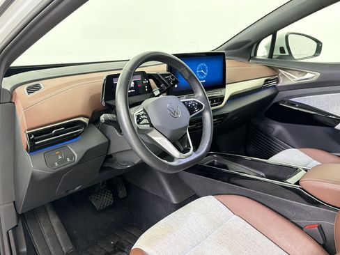 Used 2023 Volkswagen ID.4 2WD image 4