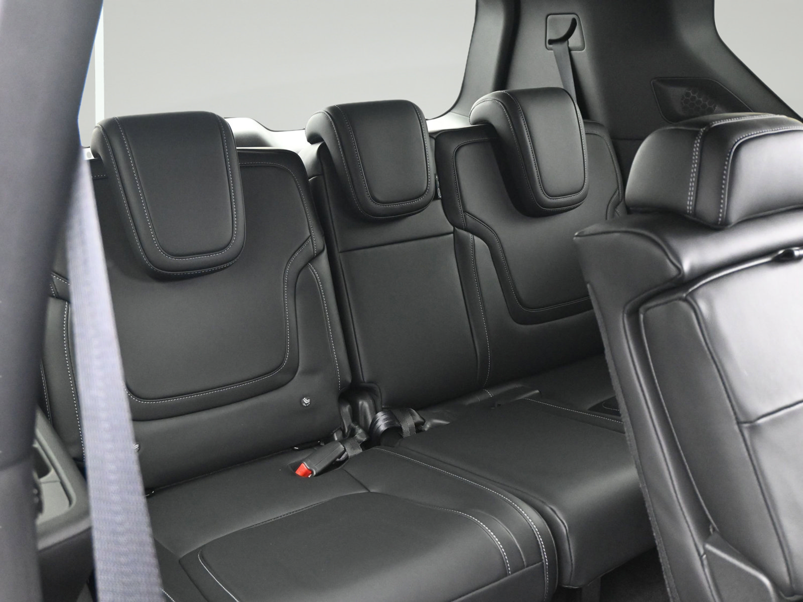 Certified 2025 Nissan Armada PRO-4X AWD/4WD image 14