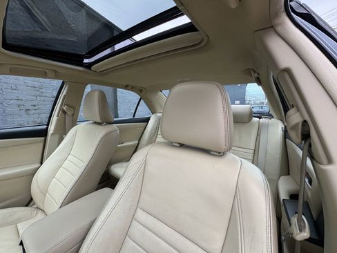 Used 2016 Toyota Camry XLE image 15