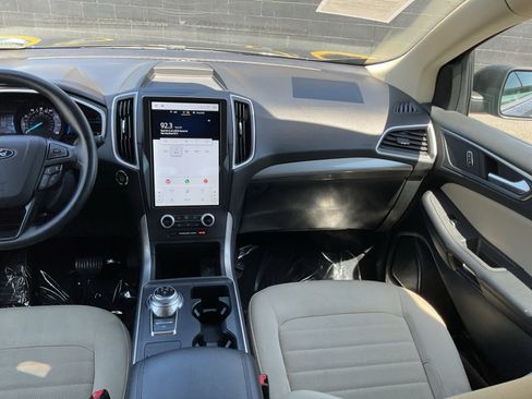Used 2021 Ford Edge SE FWD image 16