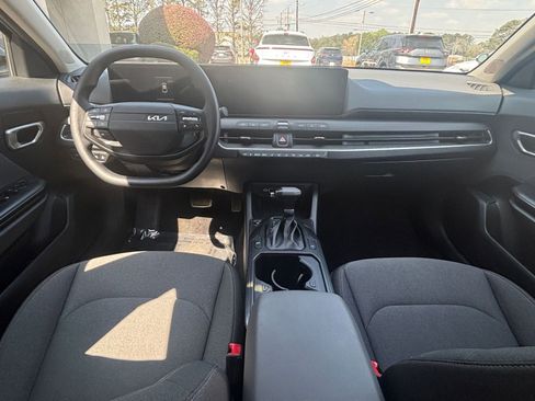 Used 2025 Kia K4 LXS image 33