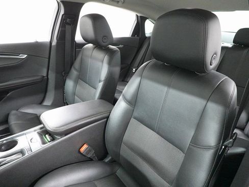 Used 2019 Chevrolet Impala LT image 12