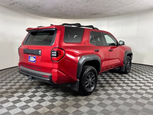 Used 2025 Toyota 4Runner SR5 AWD/4WD image 5