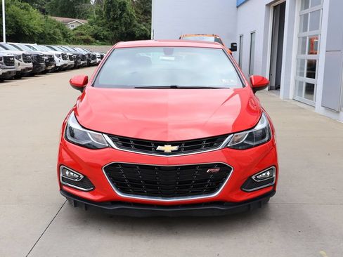 Used 2017 Chevrolet Cruze LT w/ Convenience Package FWD image 5