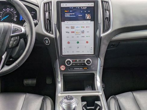 Used 2022 Ford Edge Titanium image 14