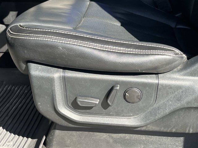 Used 2019 Ford F150 Lariat w/ Equipment Group 502A Luxury AWD/4WD image 25