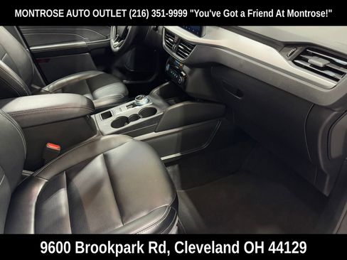 Used 2025 Ford Escape Platinum image 46