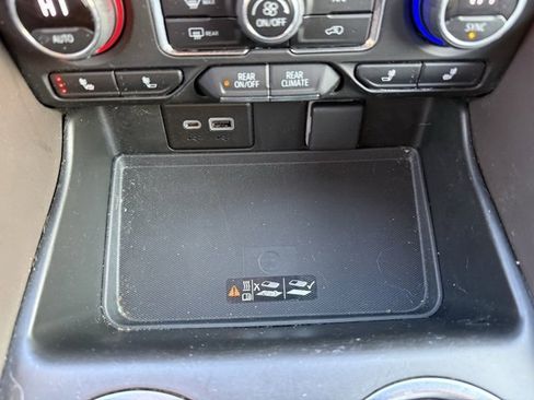 Used 2021 Chevrolet Tahoe LT image 34