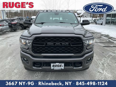 Used 2022 RAM 2500 Big Horn w/ Level C Equiment Group image 9