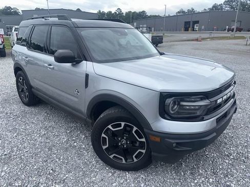 Used 2021 Ford Bronco Sport Outer Banks w/ Outer Banks Package AWD/4WD image 2