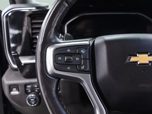 Used 2023 Chevrolet Silverado 1500 LTZ w/ LTZ Convenience Package II AWD/4WD image 12