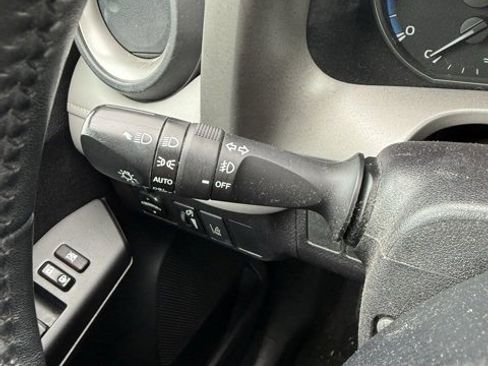 Used 2018 Toyota RAV4 XLE image 20