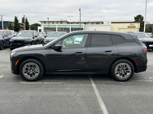 Used 2023 BMW iX xDrive50 AWD/4WD image 2
