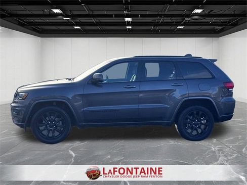 Certified 2021 Jeep Grand Cherokee Laredo X image 2