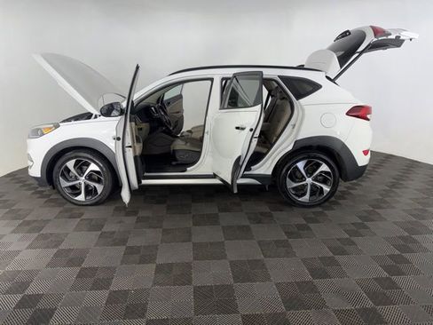 Used 2017 Hyundai Tucson Limited w/ Limited Ultimate Package 03 FWD image 9