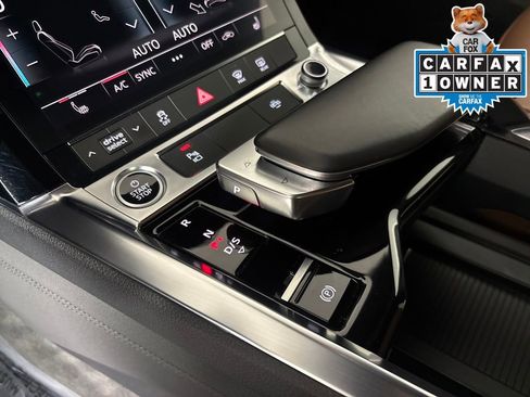 Used 2022 Audi e-tron Premium w/ Convenience Plus Package image 25