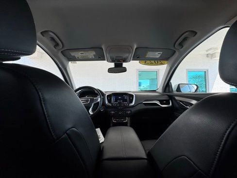Used 2023 GMC Terrain SLT image 27