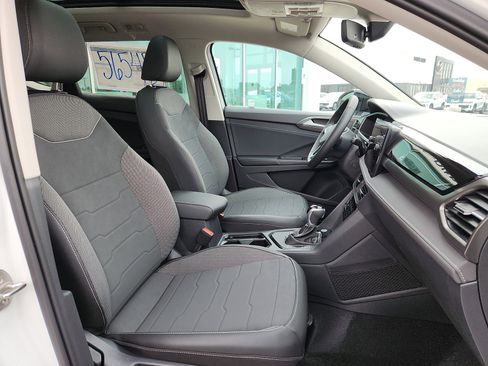 New 2026 Volkswagen Taos SE image 15