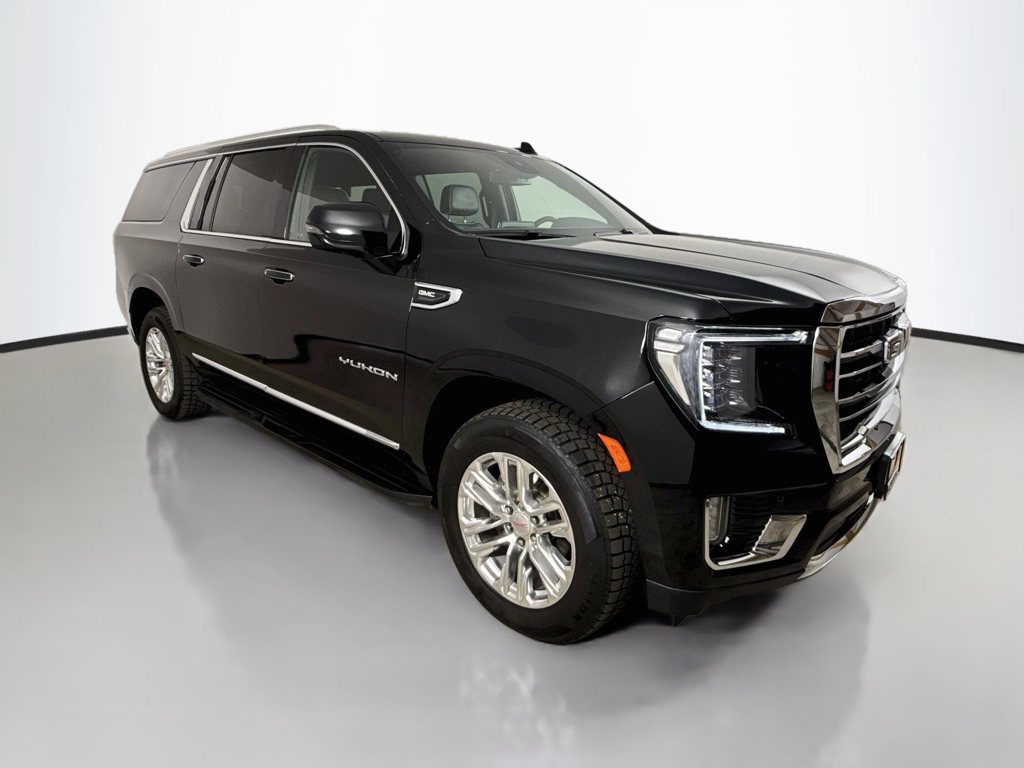 Used 2023 GMC Yukon XL SLT w/ SLT Premium Package AWD/4WD image 1