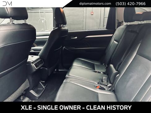 Used 2018 Toyota Highlander XLE AWD/4WD image 23