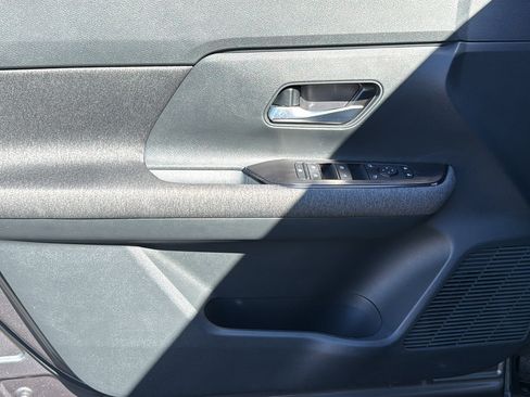 Certified 2025 Nissan Kicks SV AWD/4WD image 6
