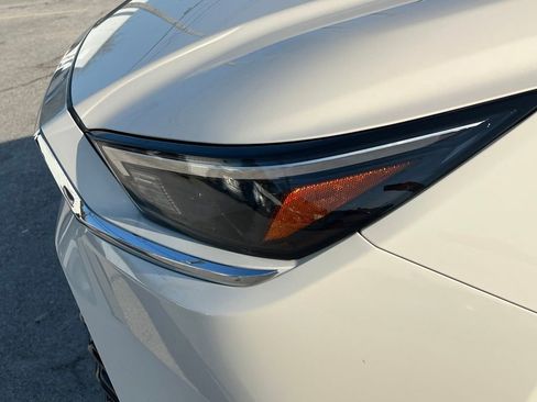 Used 2024 Toyota Grand Highlander XLE image 10