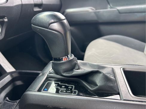 Used 2020 Toyota Tacoma TRD Sport AWD/4WD image 18