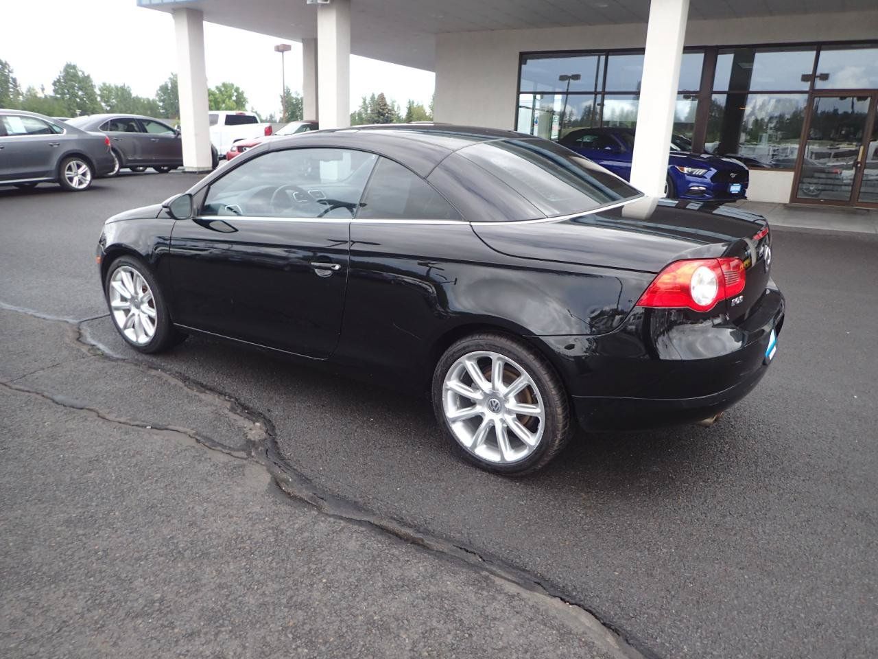 Used 2010 Volkswagen Eos Lux FWD image 3